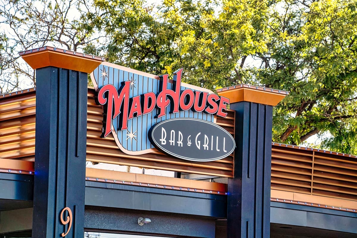 mad-house-grill-2-custom-dimensional-sign-billings-montana-sign-pro
